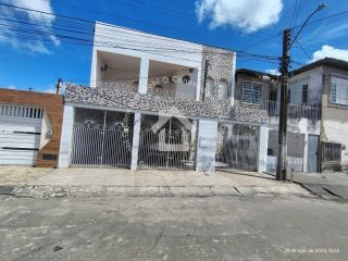 Casa ampla à venda no Conjunto Dom Pedro I | 4 Quartos, 1 Suíte