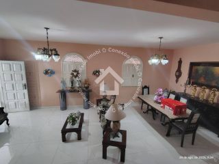 Casa ampla à venda no Conjunto Dom Pedro I | 4 Quartos, 1 Suíte