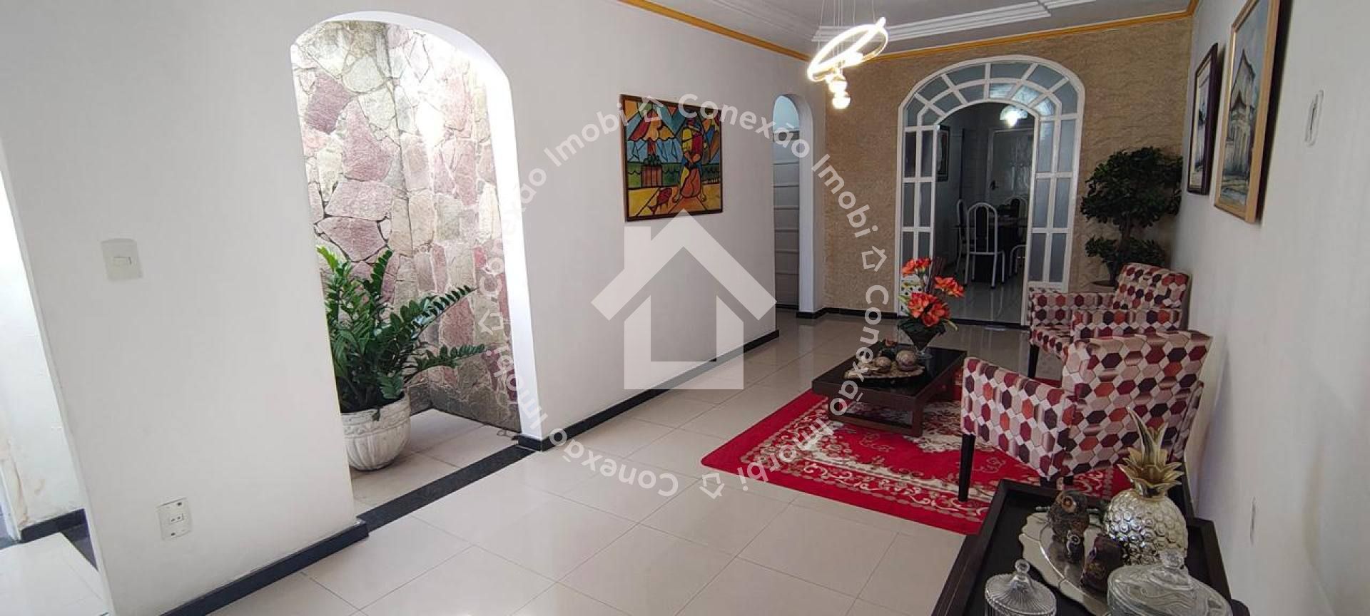 Casa à venda no Conjunto Sol Nascente no Bairro Jabotiana em Aracaju com 5 Quartos e 3 Suítes