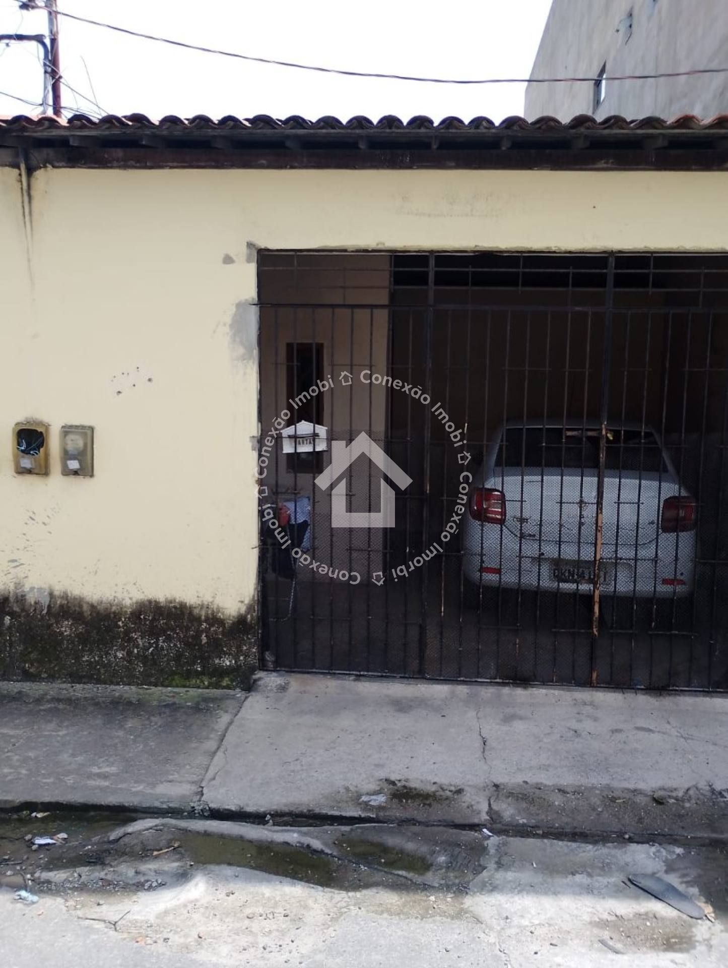 Vende-se área construída medindo 225 m² - Bairro Dezoito do Forte | 2 Quartos, 1 Suíte