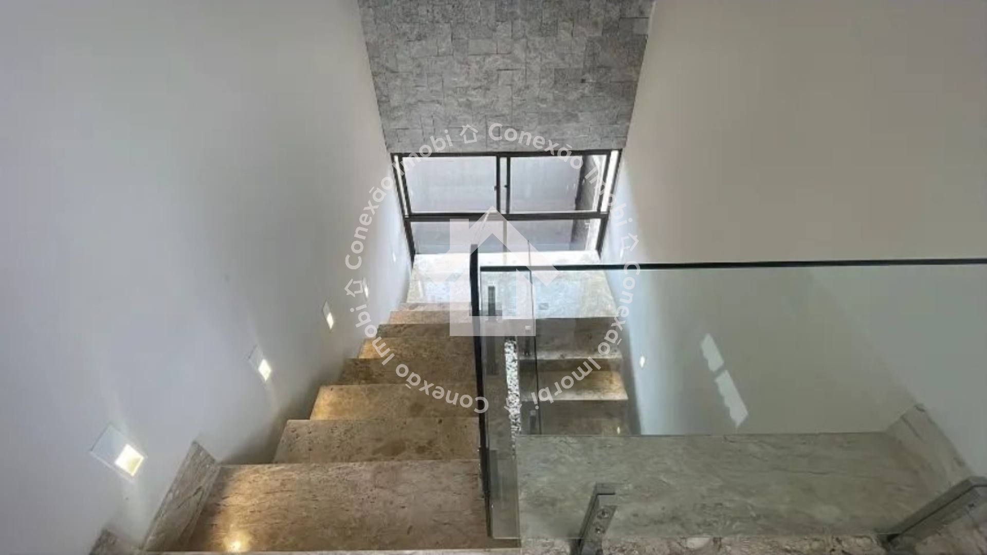 Casa  de alto padrão à venda  - Bairro aruana | 4 quartos sendo 3 suítes, 2 com closet