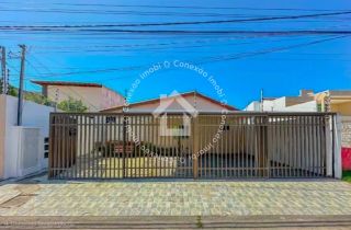 Casa à venda em via pública com 3 quartos - Bairro Atalaia