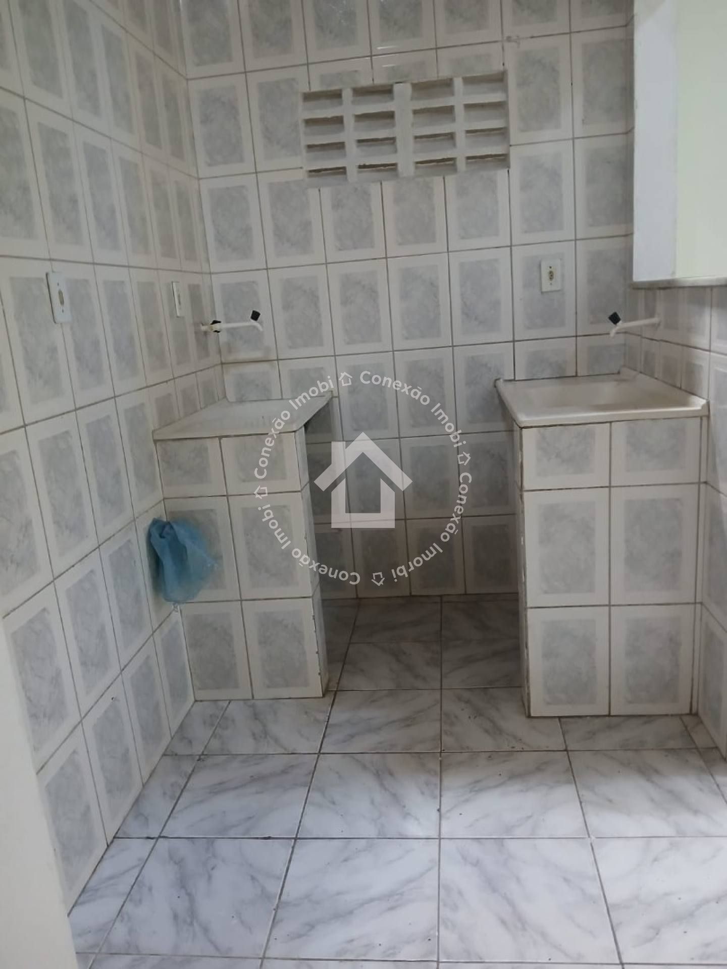 Sobrado com 6 casas disponíveis a venda no bairro Soledade