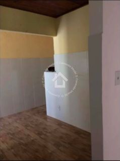 Casa à venda com 3 quartos sendo 1 suíte no bairro Aeroporto