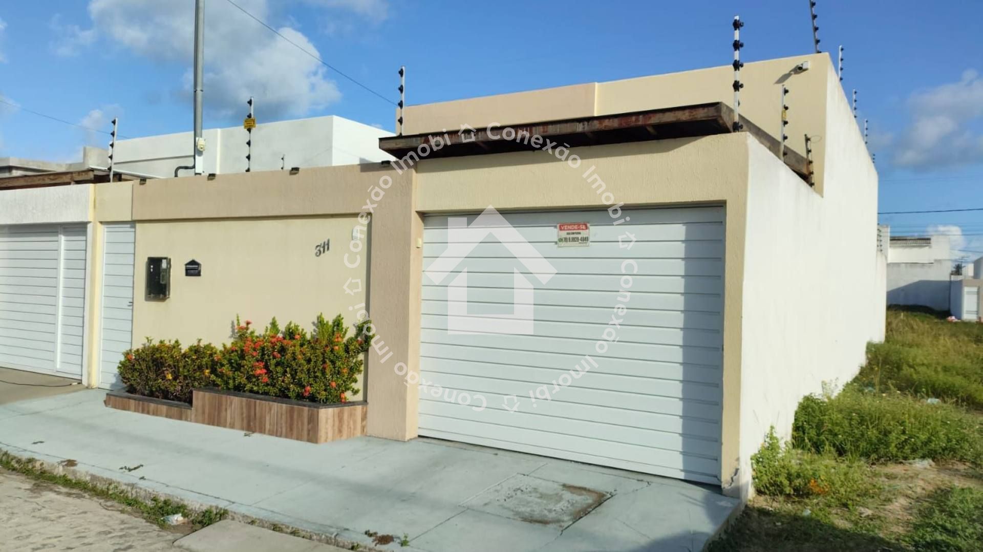 Casa à venda no Luar da Barra | 2 Quartos e Piscina