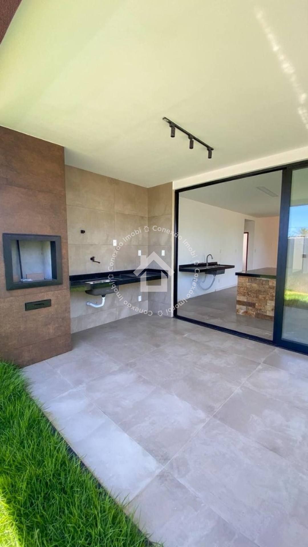 Casa à venda no Condomínio Sol e Praia com 3 quartos e área gourmet na Barra dos Coqueiros