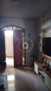 Casa a venda com 2 quartos sendo 1 suíte no bairro Dom Luciano