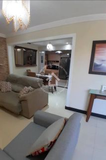 Casa à venda com 3 quartos sendo 1 suíte no condomínio fechado via mares bairro Aeroporto (Nova Aruana)