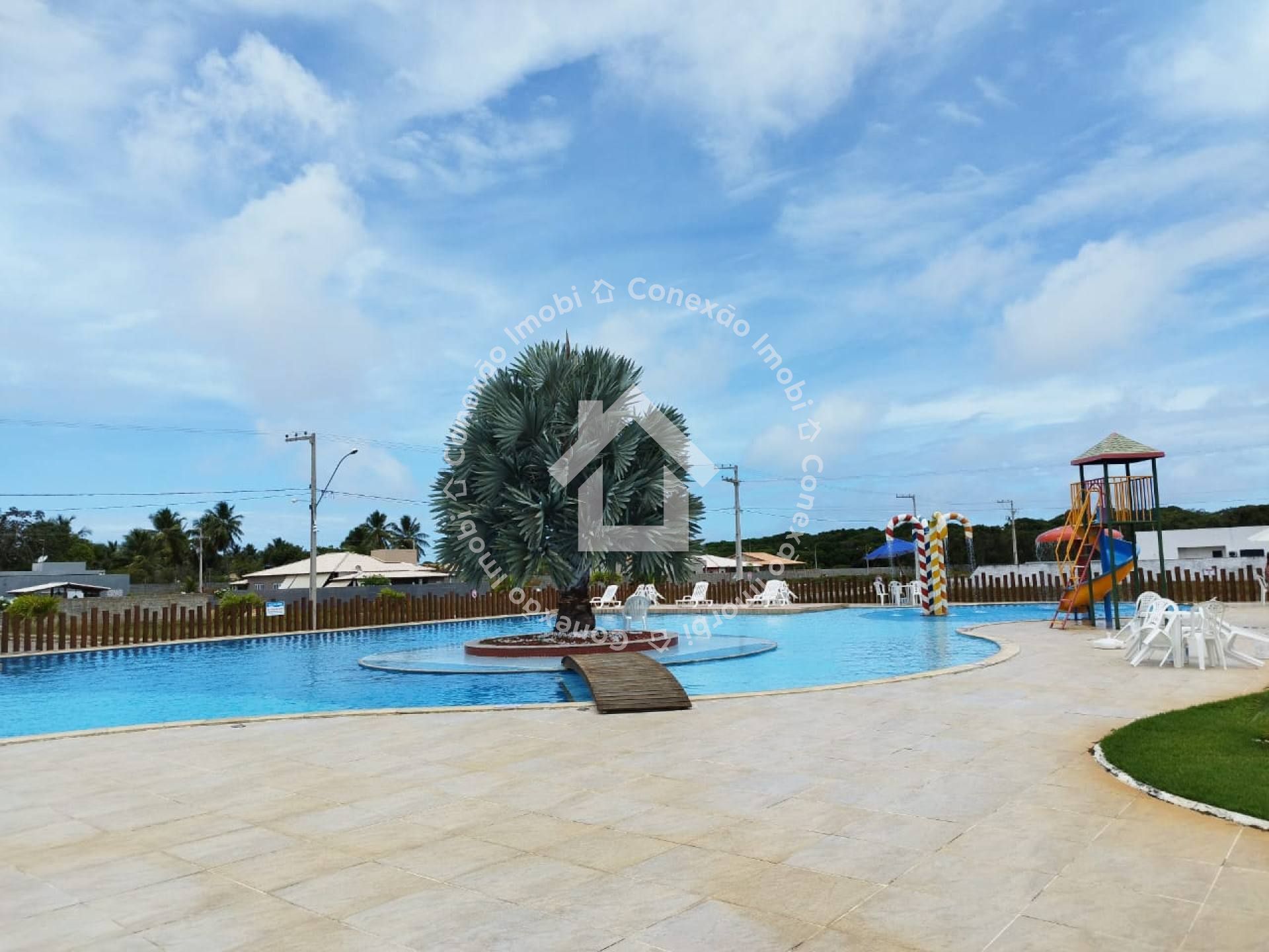 Lote à venda no CONDOMÍNIO MERIDIEM PRAIA MAR - Próximo da praia do abaís