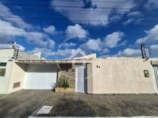 Casa à venda na Aruana | 3 Quartos, 1 Suite