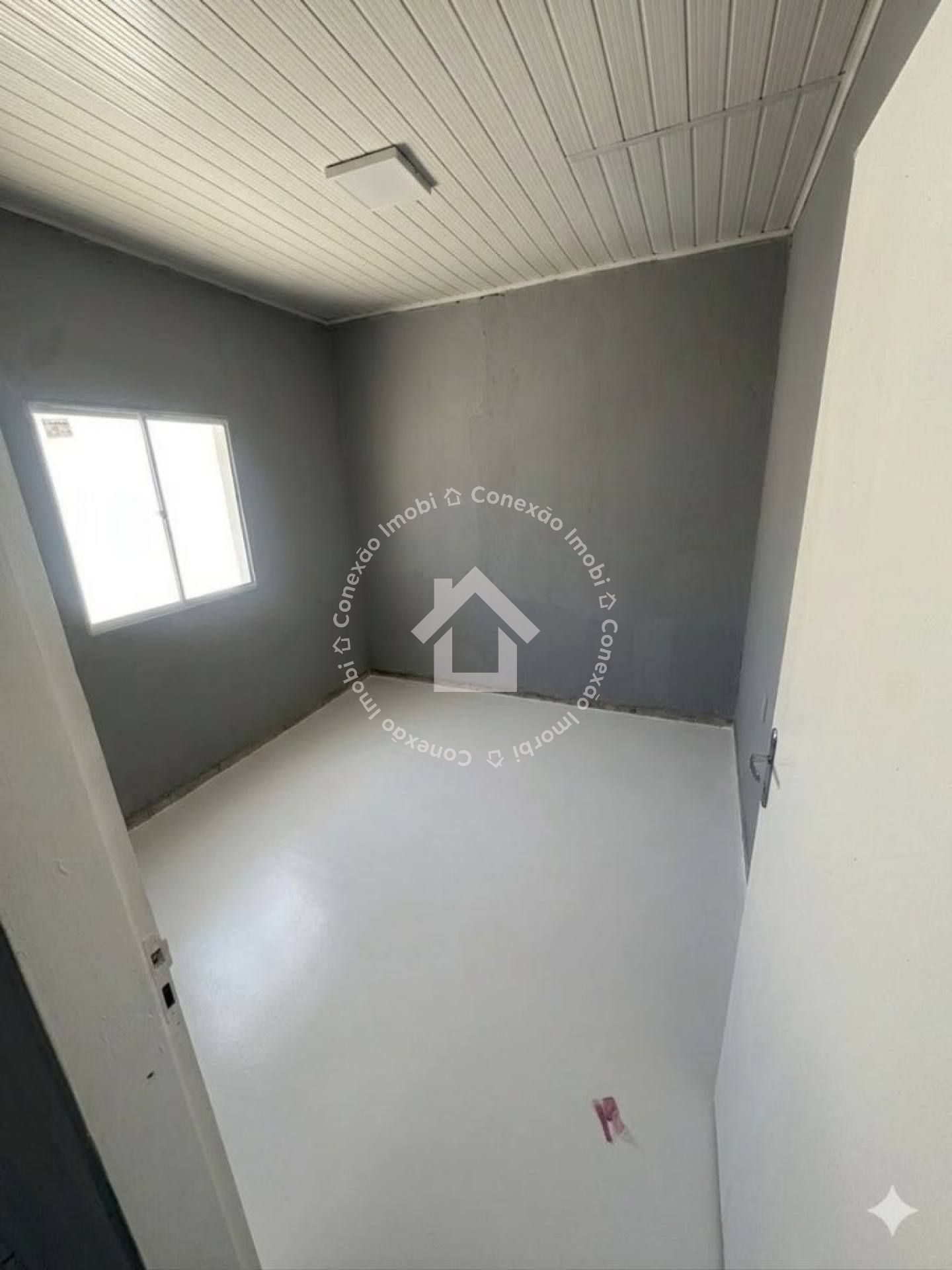 Casa à Venda no Conjunto João Alves, com 3 quartos, Frente Leste, possibilidade de financiamento sem entrada