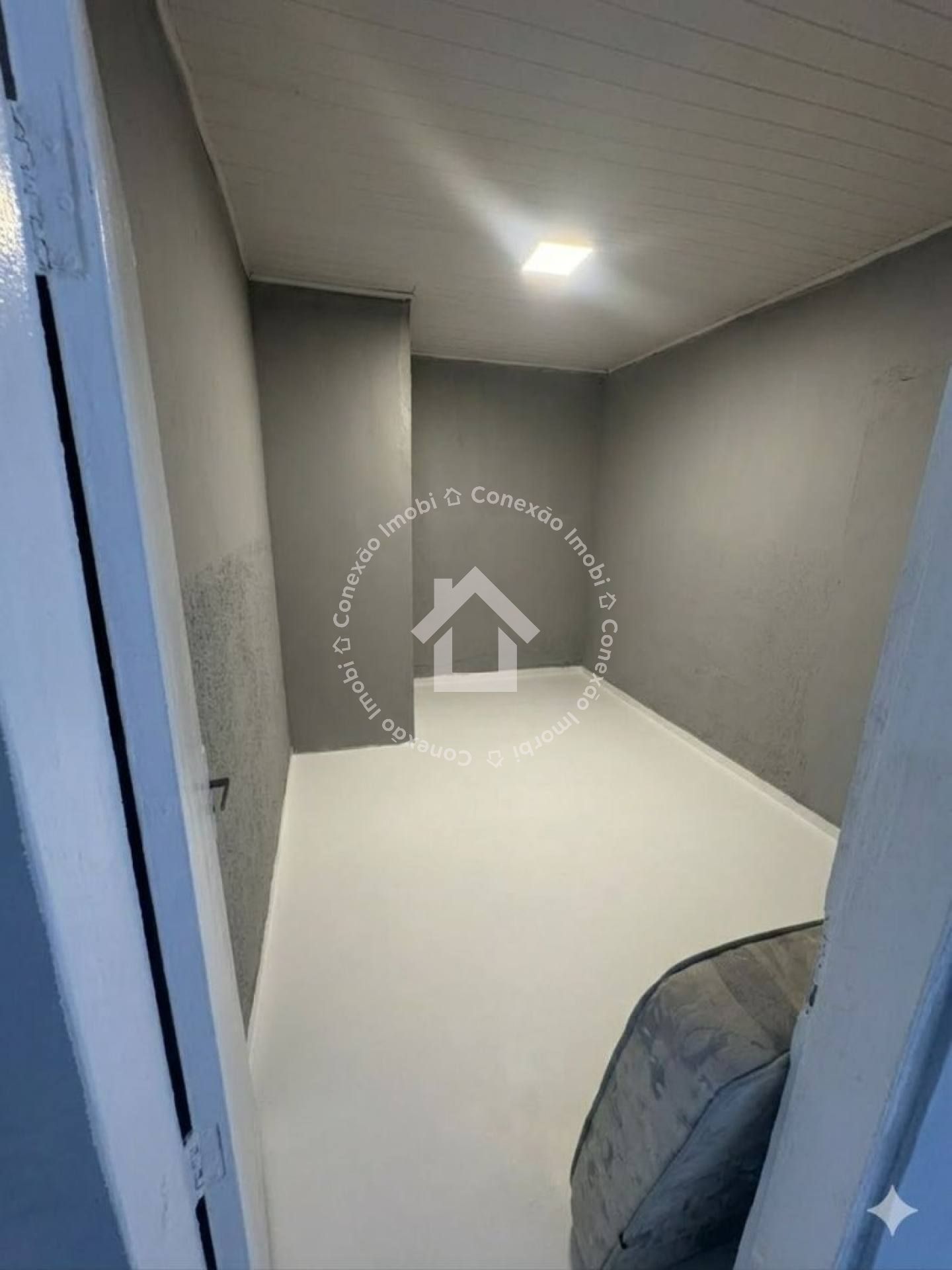 Casa à Venda no Conjunto João Alves, com 3 quartos, Frente Leste, possibilidade de financiamento sem entrada