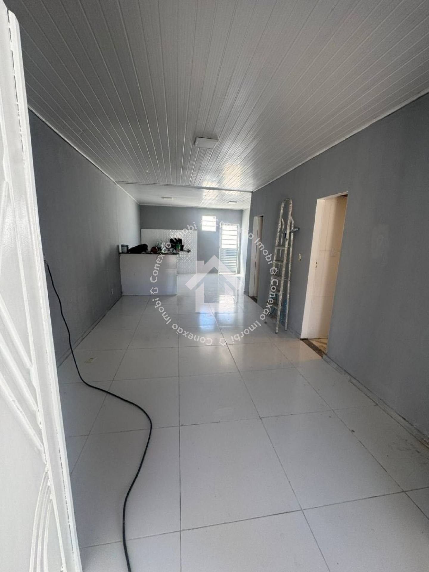 Casa à Venda no Conjunto João Alves, com 3 quartos, Frente Leste, possibilidade de financiamento sem entrada