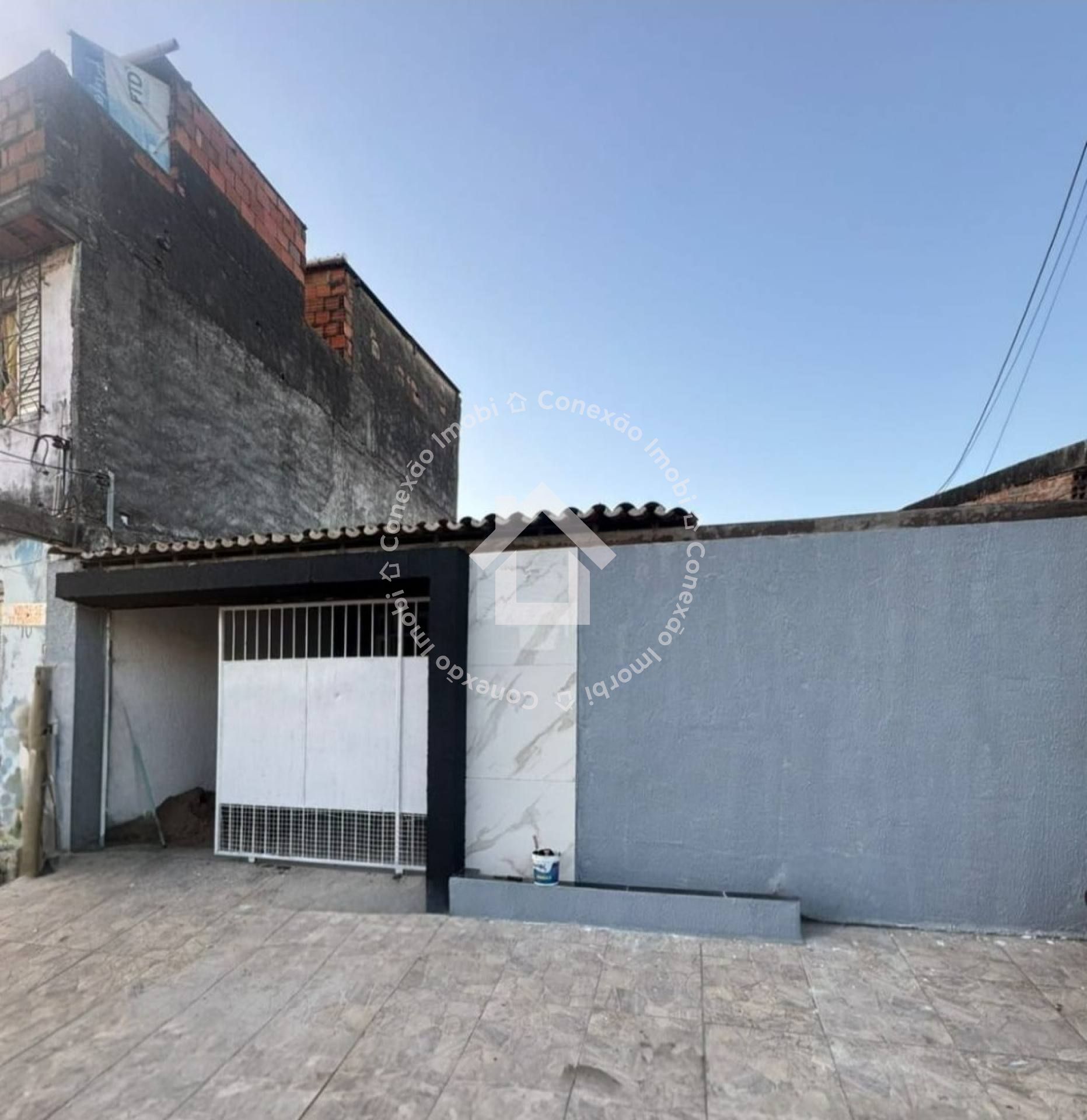 Casa à Venda no Conjunto João Alves, com 3 quartos, Frente Leste, possibilidade de financiamento sem entrada