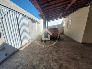 Casa Ampla com Quintal Grande à venda no Conjunto Dom Pedro II | 03 quartos