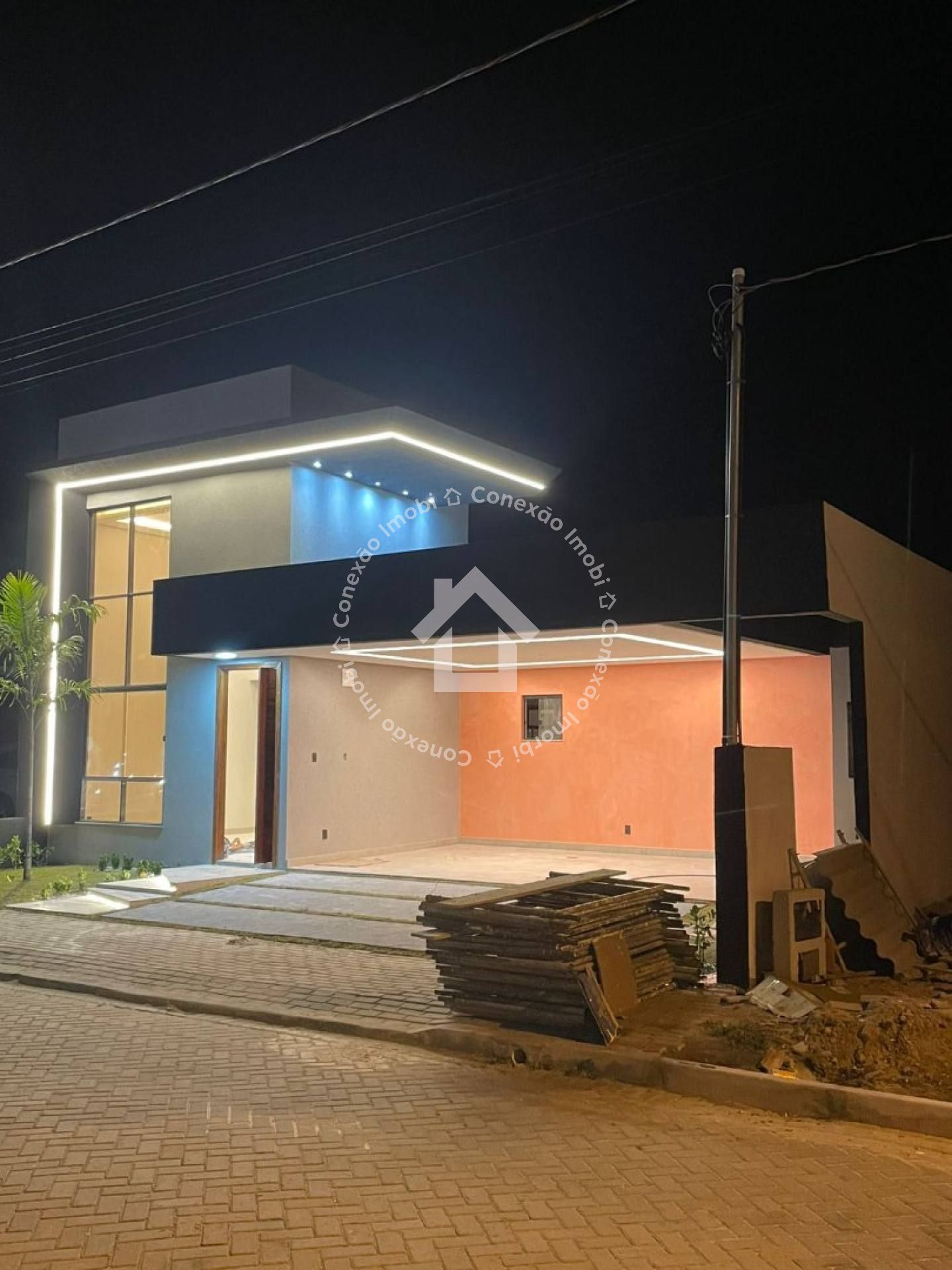 Casa à Venda no Condomínio Maluí Residence na Barra dos Coqueiros com piscina, próximo ao Lago