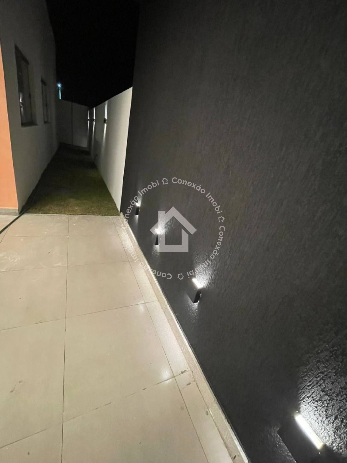 Casa à Venda no Condomínio Maluí Residence na Barra dos Coqueiros com piscina, próximo ao Lago