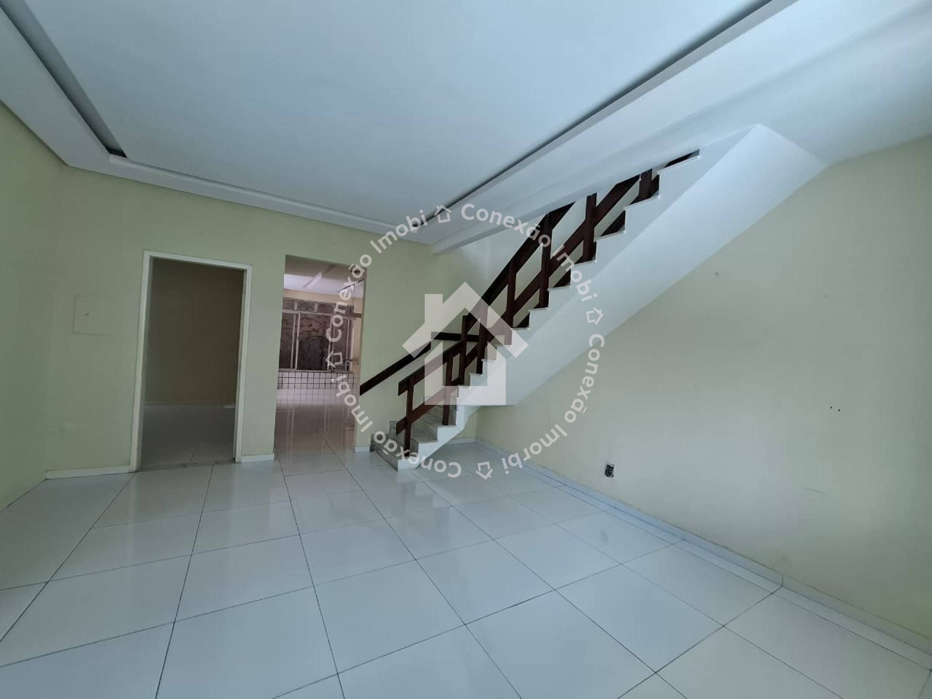 Casa Triplex com piscina privativa e área gourmet à venda no Bairro Farolândia | Próxima à UNIT