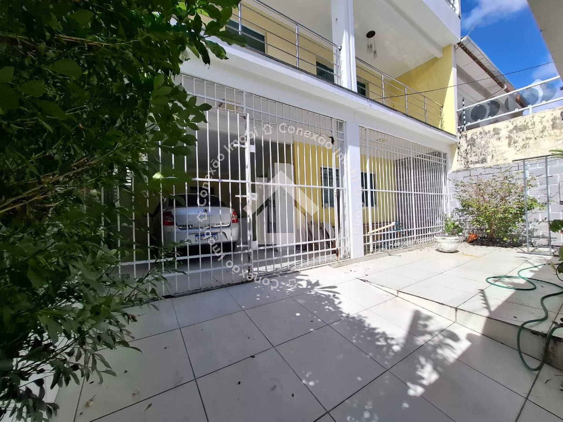 Casa Triplex com piscina privativa e área gourmet à venda no Bairro Farolândia | Próxima à UNIT