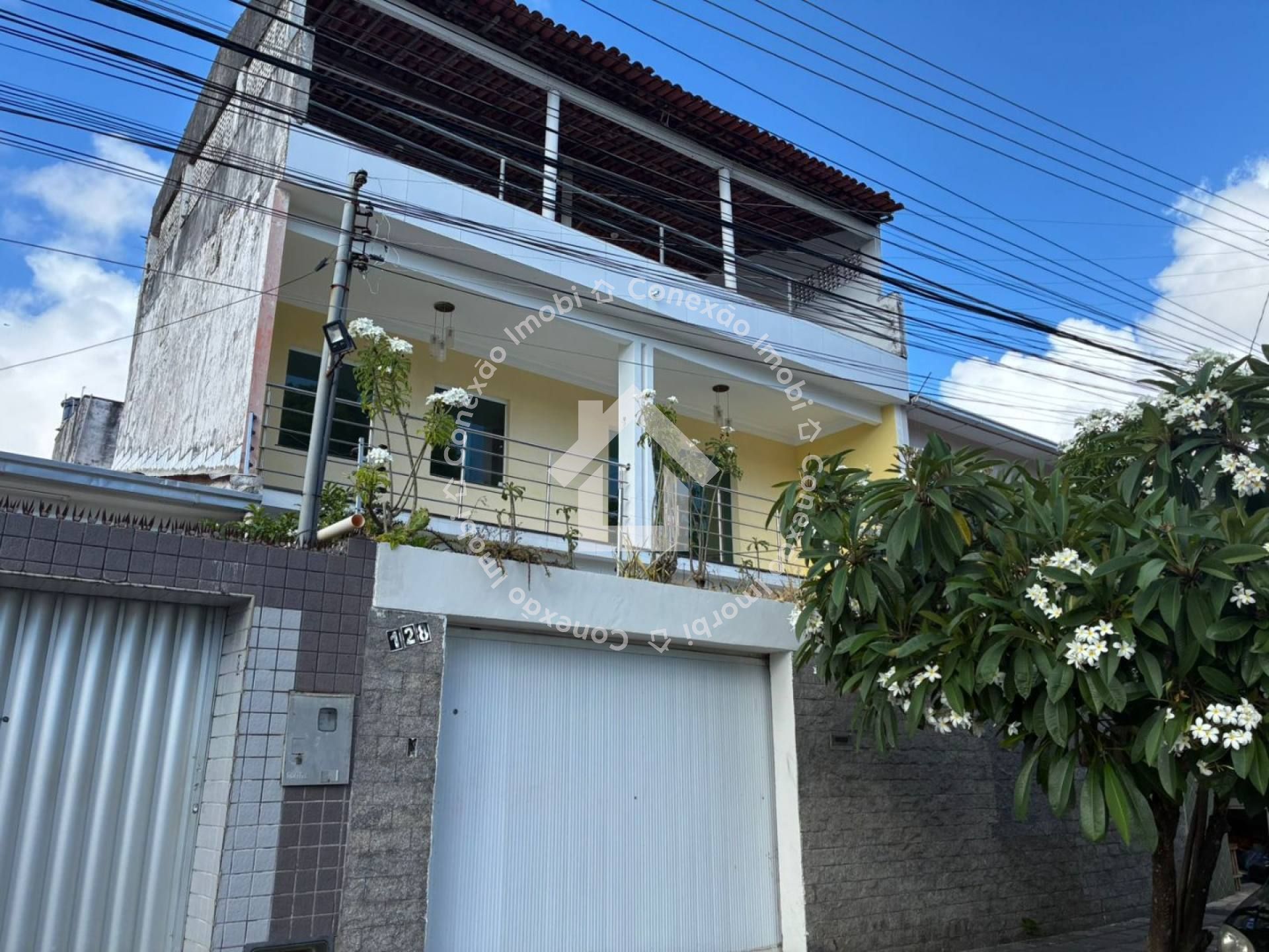Casa Triplex com piscina privativa e área gourmet à venda na Farolândia – Próxima à UNIT