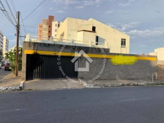 Casa Ampla de 2 Pavimentos a Poucos Minutos da Orla de Atalaia