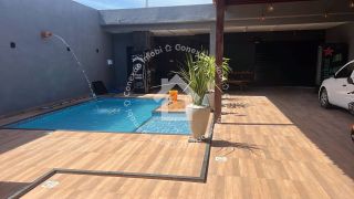 Casa de Alto Padrão - Mosqueiro | Com 4 Quartos, Piscina, Jacuzzi e Garagem para até 8 Carros