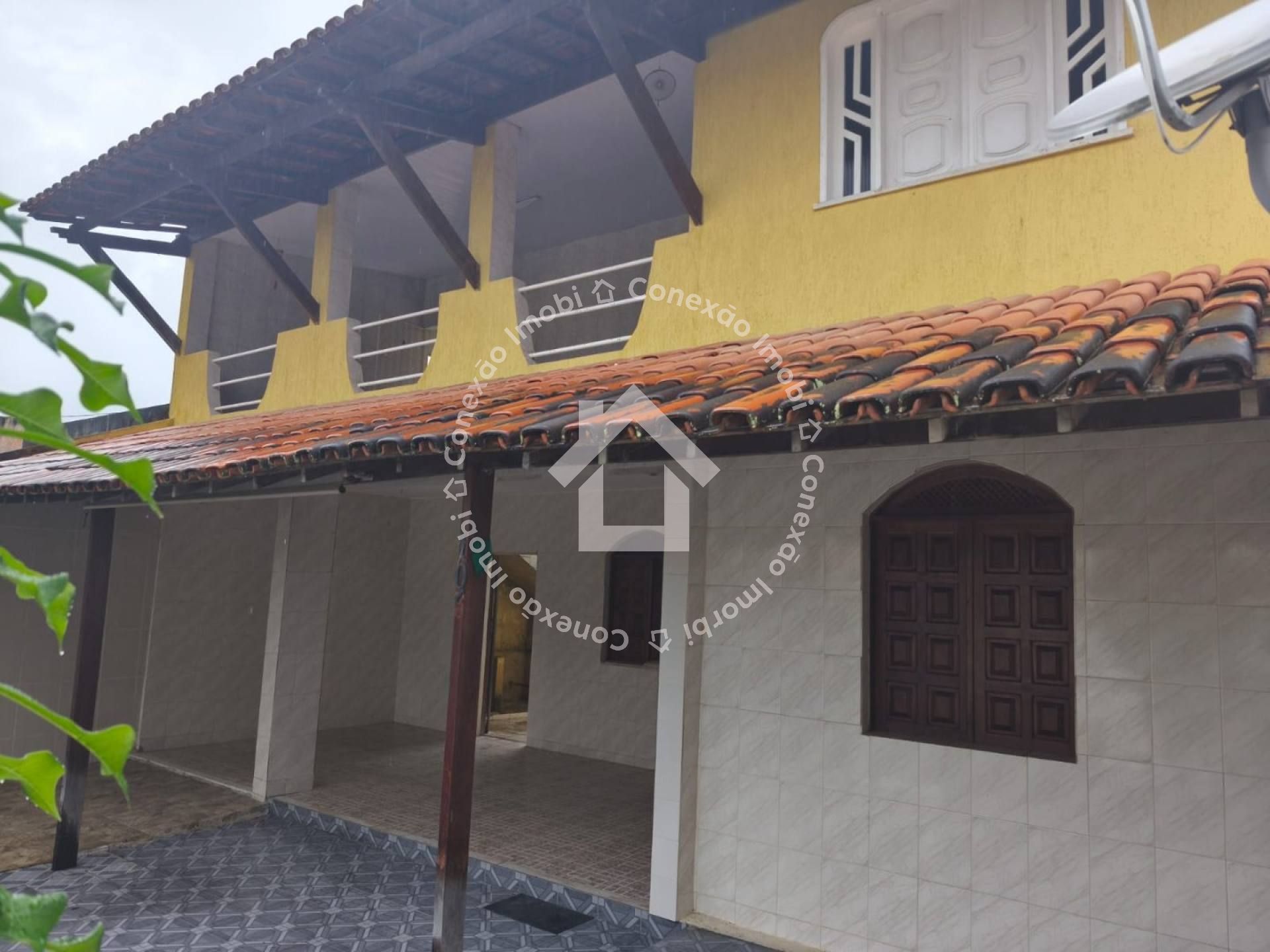 Casa à venda com 2 Moradias Independentes no Bairro Ponto Novo em Aracaju