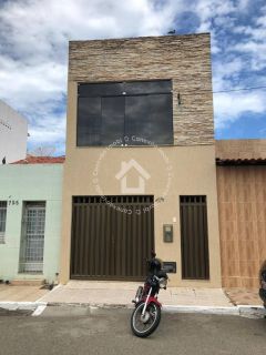 Excelente casa à venda no Bairro São José | 4 quartos com suíte