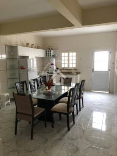 Excelente casa à venda no Bairro São José | 4 quartos com suíte