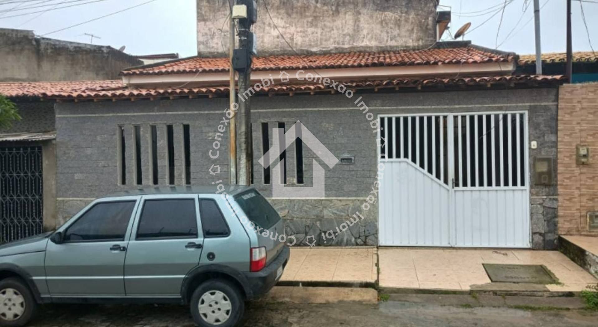 Casa Duplex à Venda na Farolândia | 3 Quartos e Rua Tranquila