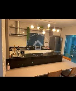 Casa à venda na praia do Jatobá  | 4 quartos e piscina