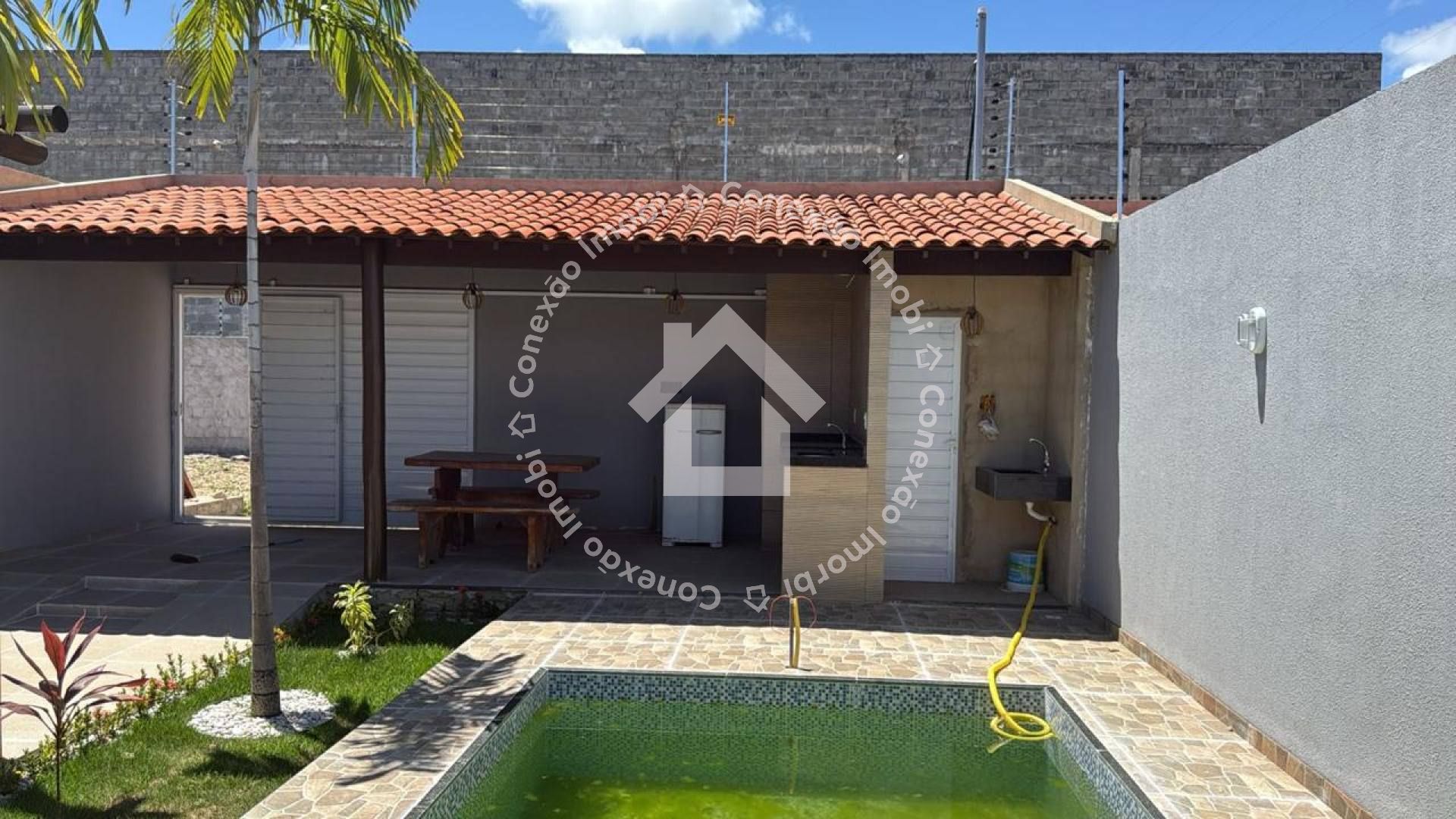 Casa à venda no Mosqueiro com piscina, 3 quartos com garagem para 3 carros - Conforto e lazer para sua família