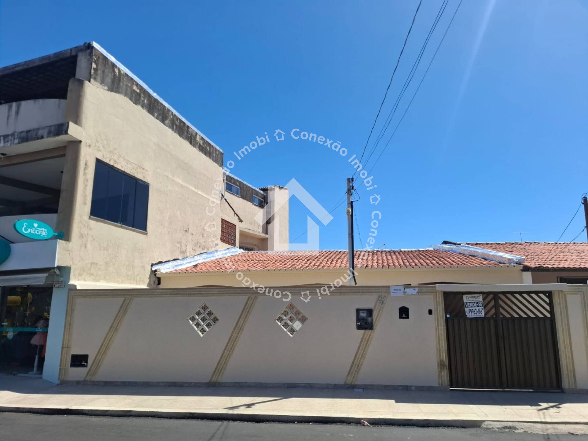 Casa à venda em excelente localização no Conjunto Orlando Dantas com 03 quartos sendo 1 suíte