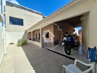 Casa à venda em excelente localização no Orlando Dantas | 03 quartos sendo 1 suíte