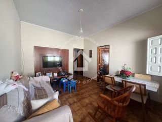 Casa à venda em excelente localização no Orlando Dantas | 03 quartos sendo 1 suíte