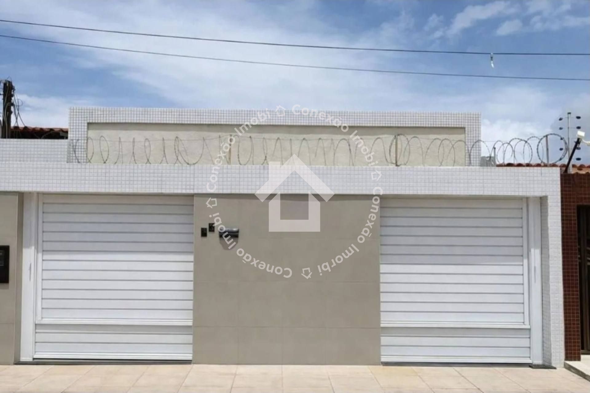 Casa à venda no bairro Jabotiana com 3 quartos sendo 1 suíte