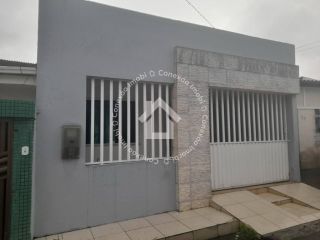 Casa à venda no bairro Cirurgia | 03 quartos sendo 1 suíte