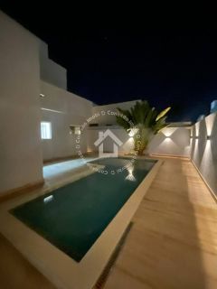 Casa para Alugar no Terras Alphaville 1 | 3 Quartos, Suíte com Closet e Escritório, Piscina e Área Gourmet