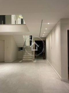 Casa para Alugar no Terras Alphaville 1 | 3 Quartos, Suíte com Closet e Escritório, Piscina e Área Gourmet