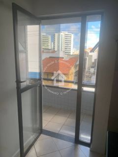 Kit Net à Venda no Edifício Porto Seguro | Varanda Espaçosa e Localização Privilegiada no Bairro Luzia