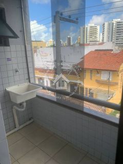 Kit Net à Venda no Edifício Porto Seguro | Varanda Espaçosa e Localização Privilegiada no Bairro Luzia
