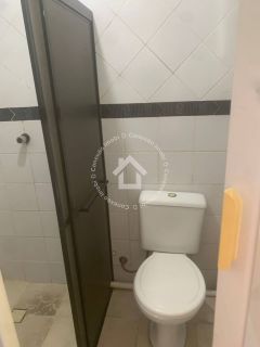 Kit Net à Venda no Edifício Porto Seguro | Varanda Espaçosa e Localização Privilegiada no Bairro Luzia