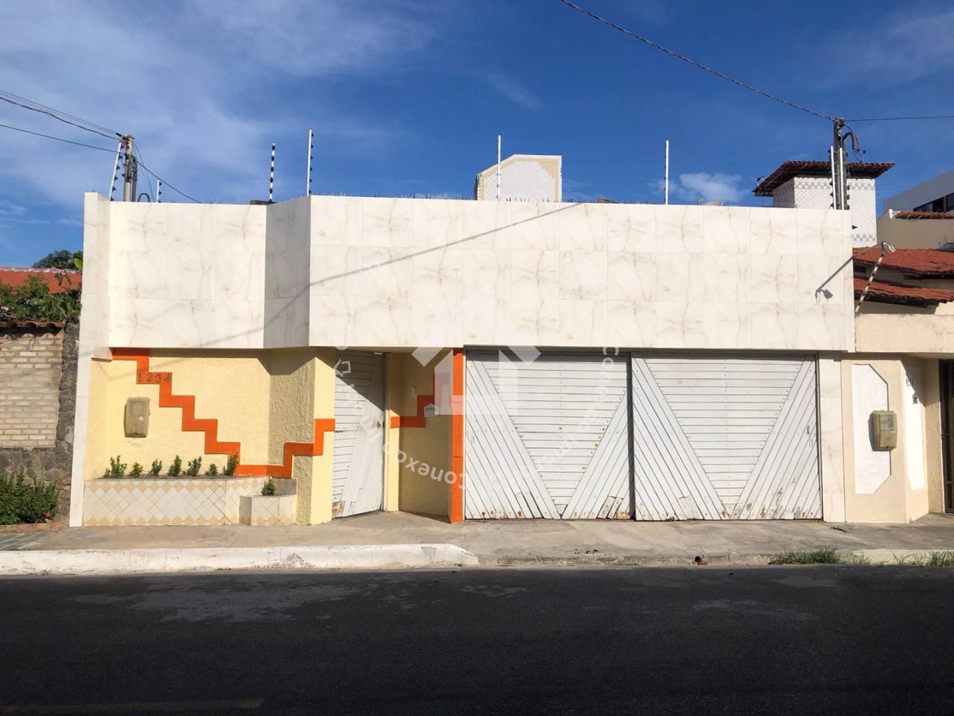 Casa Duplex à Venda na Coroa do Meio | 3 Suítes, 142m², Próxima à Praia