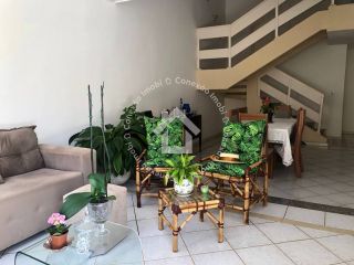 Casa Duplex à Venda na Coroa do Meio | 3 Suítes, 142m², Próxima à Praia