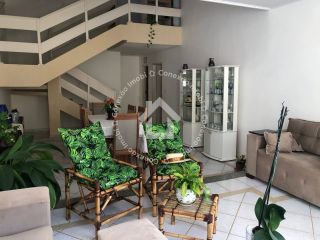 Casa Duplex à Venda na Coroa do Meio | 3 Suítes, 142m², Próxima à Praia