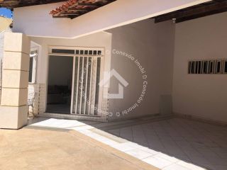 Casa Duplex à Venda na Coroa do Meio | 3 Suítes, 142m², Próxima à Praia
