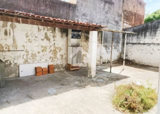 Casa Ampla à Venda no Bairro Siqueira Campos | 3 Quartos, 1 Suíte, Quintal Espaçoso e 3 Vagas de Garagem