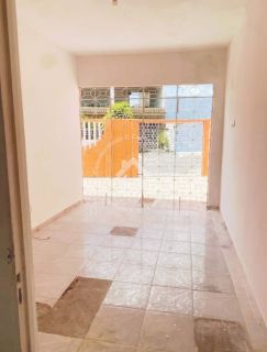 Casa Ampla à Venda no Bairro Siqueira Campos | 3 Quartos, 1 Suíte, Quintal Espaçoso e 3 Vagas de Garagem