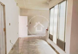 Casa Ampla à Venda no Bairro Siqueira Campos | 3 Quartos, 1 Suíte, Quintal Espaçoso e 3 Vagas de Garagem