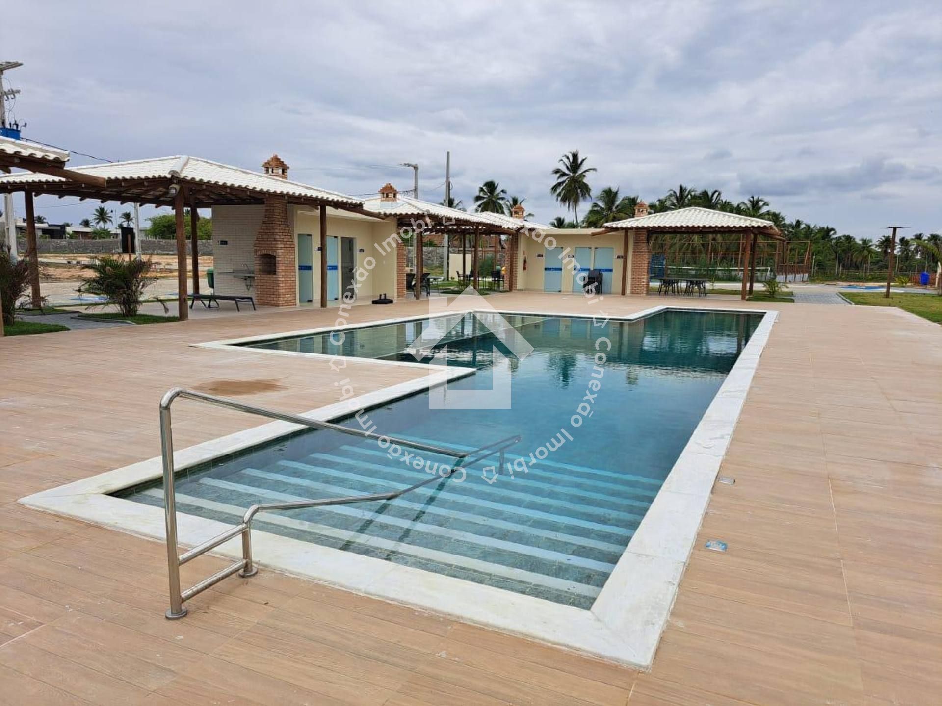 Lote com Vista para o Mar à Venda no Condomínio Mares Maluí na Barra dos Coqueiros – 200m² com Acesso à Praia